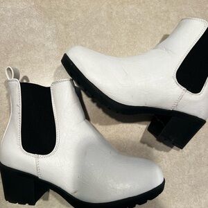 Girls white ankle booties